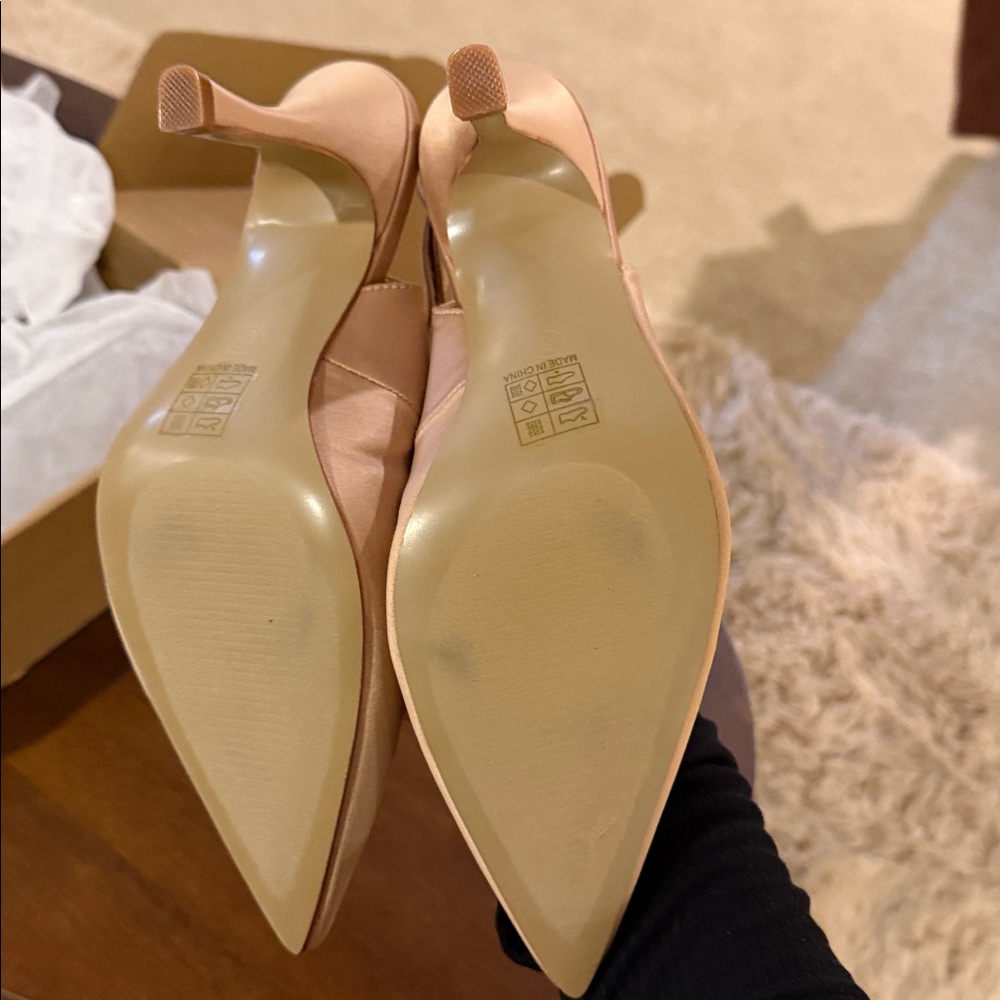 Journee Collection Marcella Pump - Picture 10 of 10